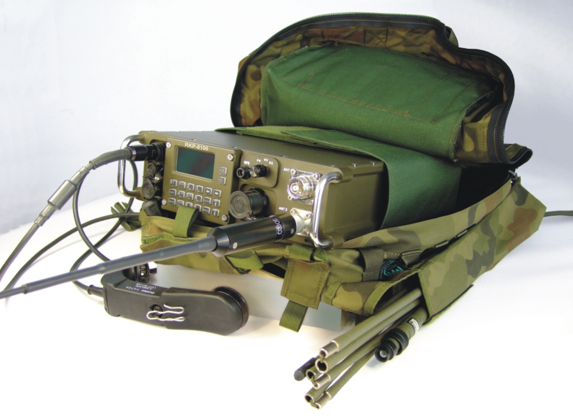 RKP-8100 w plecaku podczas prezentacji produktowej